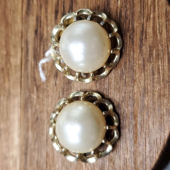 E2112 magic magnetic coro earrings - Picture 1 of 3